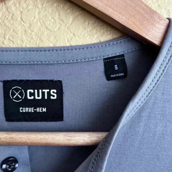 AO Henley Curve Hem -Cuts Clothing Short Sleeve Tee - Picture 5 of 6